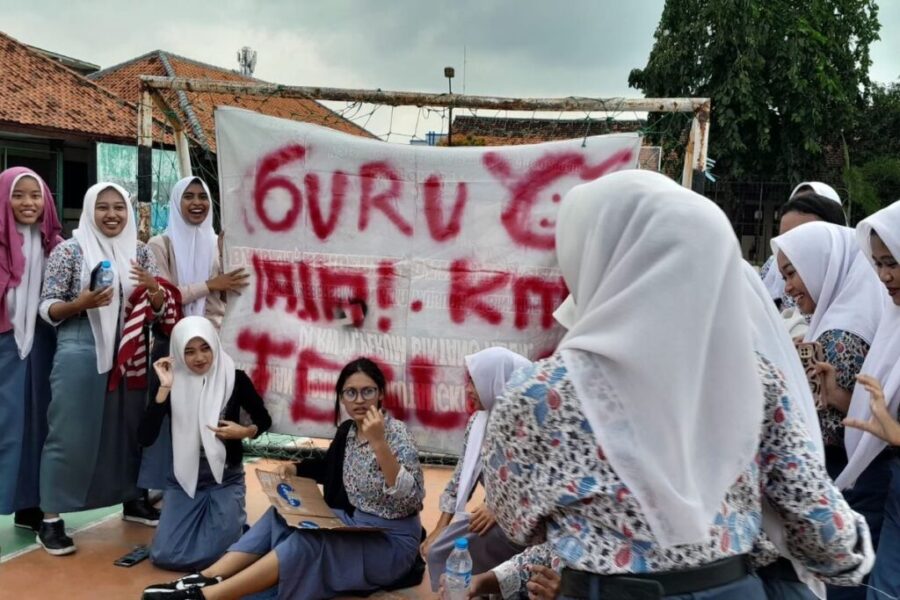 Gagal SNBP karena Kelalaian Sekolah, Puluhan Siswa SMAN 4 Karawang Gelar Aksi Protes