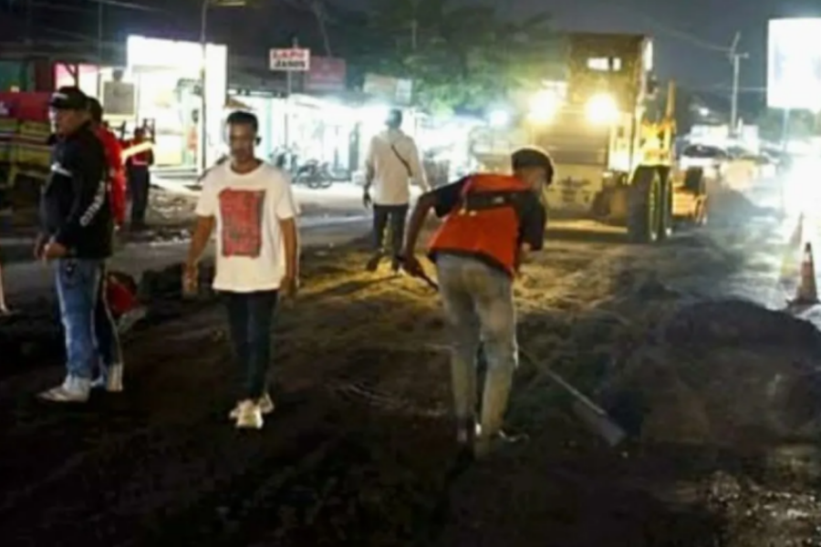 DPUTR Karawang Perbaiki 50 Titik Jalan Rusak, Pemkab Minta Warga Bersabar