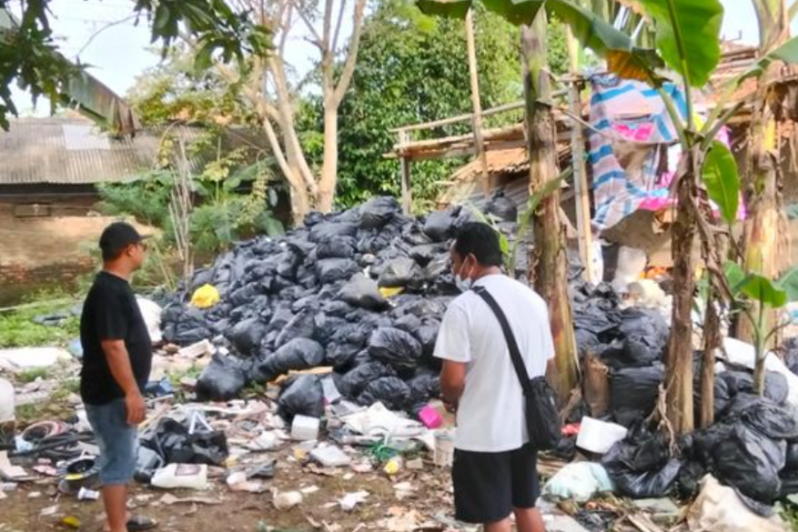 RS Buang Limbah Medis ke Pemukiman? Warga Karawang Jadi Korban