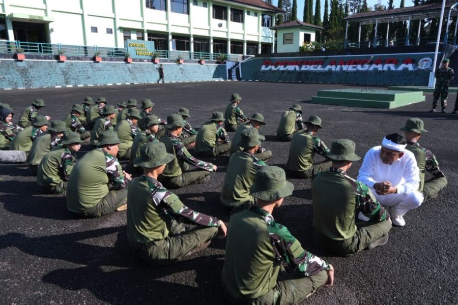 Pemda dan orang tua respons dengan baik terhadap dampak pendidikan di Barak Militer