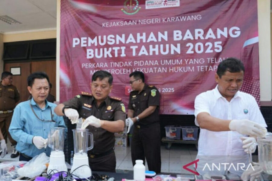 Kejari Karawang Musnahkan Barang Bukti dari 86 Kasus Hukum Tetap