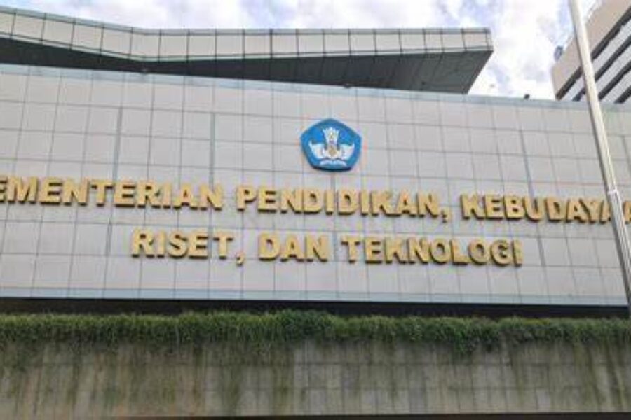 Kemdiktisaintek Terapkan Sistem Tukin Dosen Berbasis Kinerja Mulai 2025