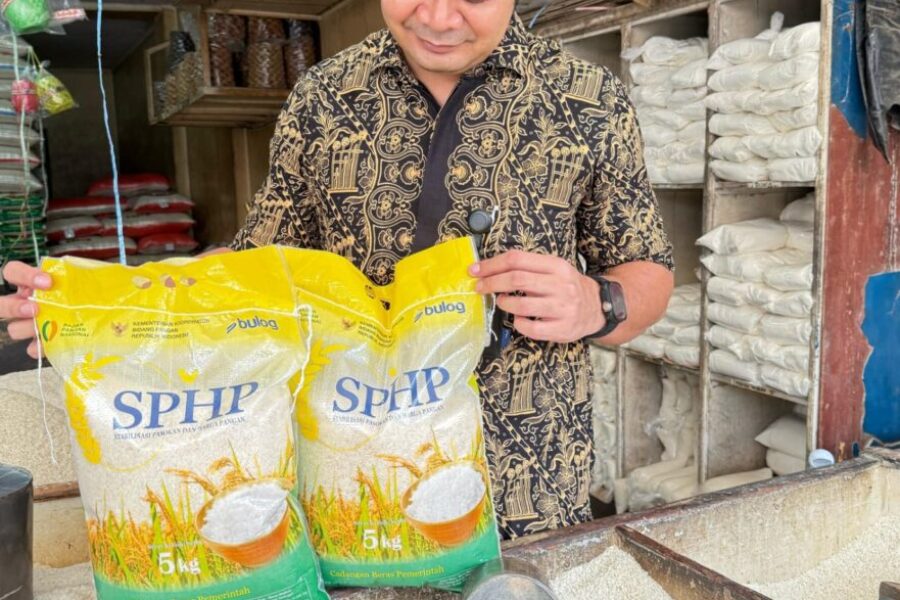 Bulog Karawang Jaga Stabilitas Harga Beras, Pastikan Stok Aman dan Terjangkau