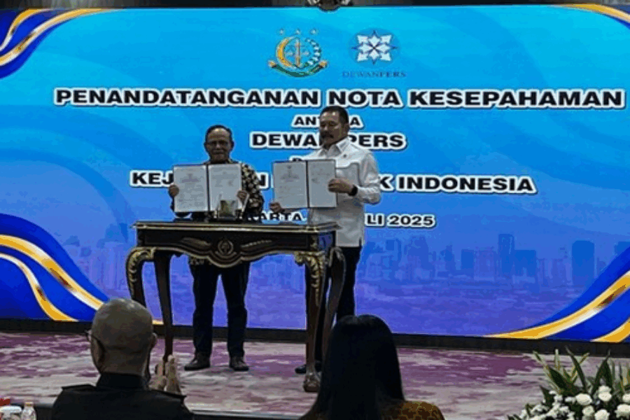 Sebagai pilar Demokrasi Kejagung dan Dewan Pers melakukan MOU, dalam memperkuat kemitraan dalam Kemerdekaan Pers dan Pengawasan Hukum