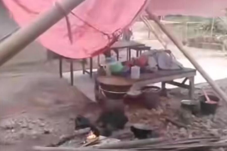 Dua Bulan di Terpal, Nenek di Karawang Nantikan Bantuan Rumah Layak Huni