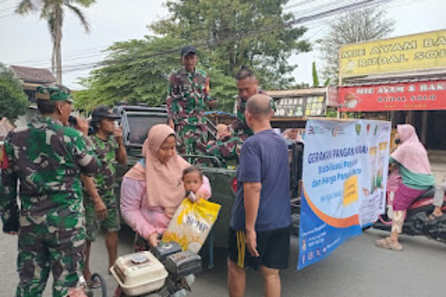 Beras Murah Bulog–TNI Diserbu Warga Klari, Satu Ton Habis Sekejap