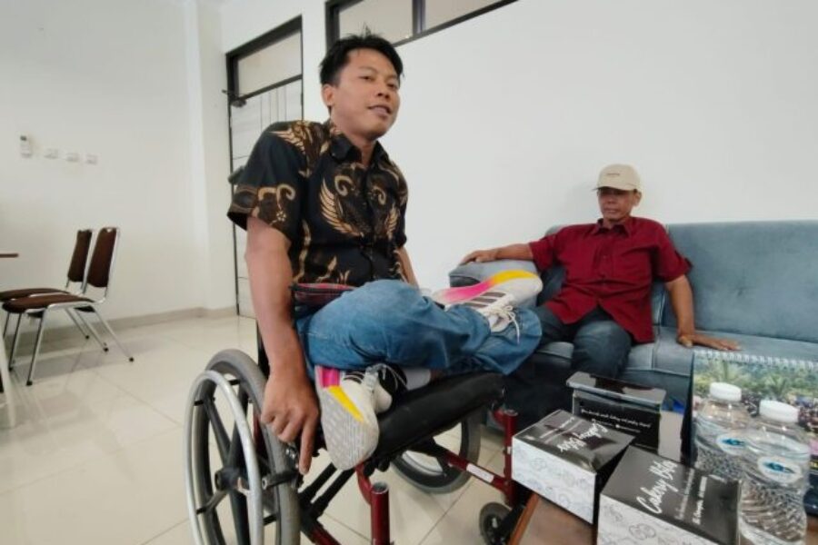 Kisah Andi: Dari Kursi Roda Menuju Prestasi dan Mimpi Jadi Guru