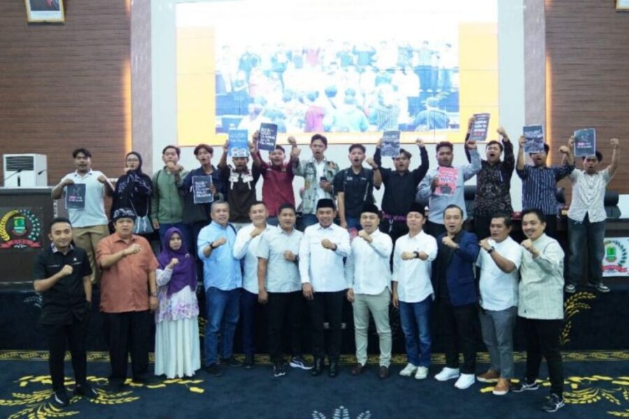 DPRD Karawang Keluarkan Enam Rekomendasi Sikapi Tuntutan AMPERA