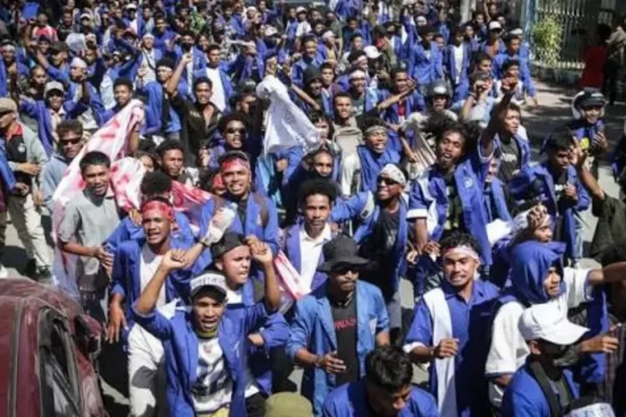 Demonstran Timor Leste mendesak Pemerintah agar Transparansi Anggaran dan berpihak terhadap keluarga miskin.