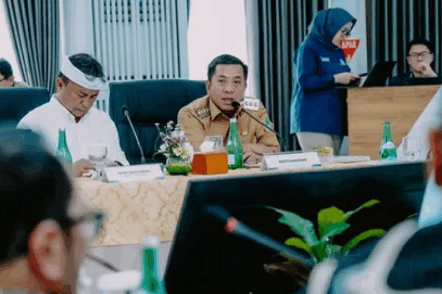 Aep Syaepuloh Dorong Pengawasan Distribusi Pupuk Subsidi untuk Petani Karawang